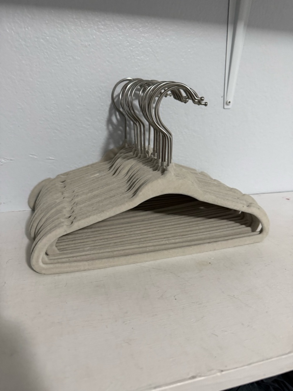 Velvet Non-Slip Clothes Hangers - Light Gray Set